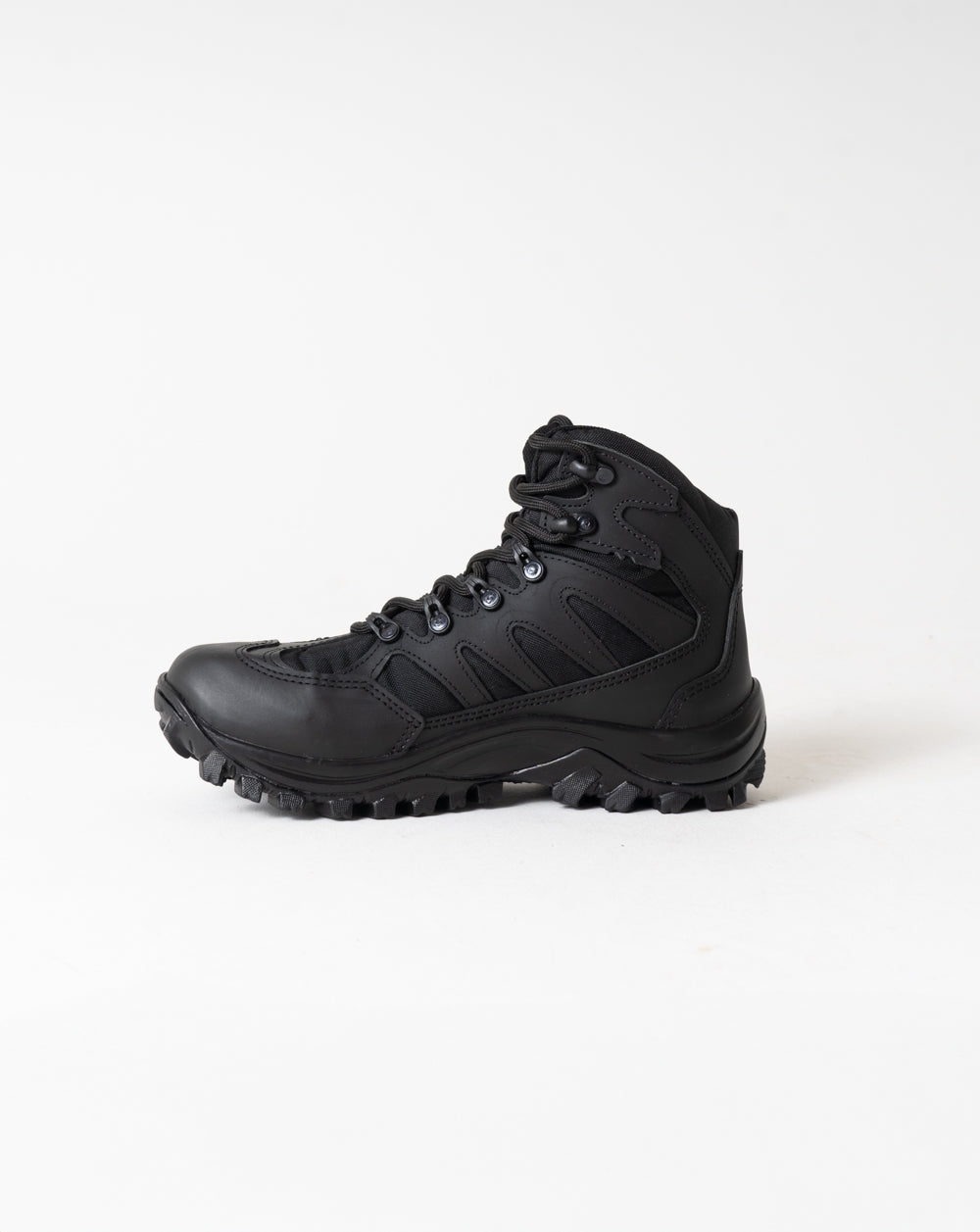 BOTA INVICTUS TRACTOR HIKING