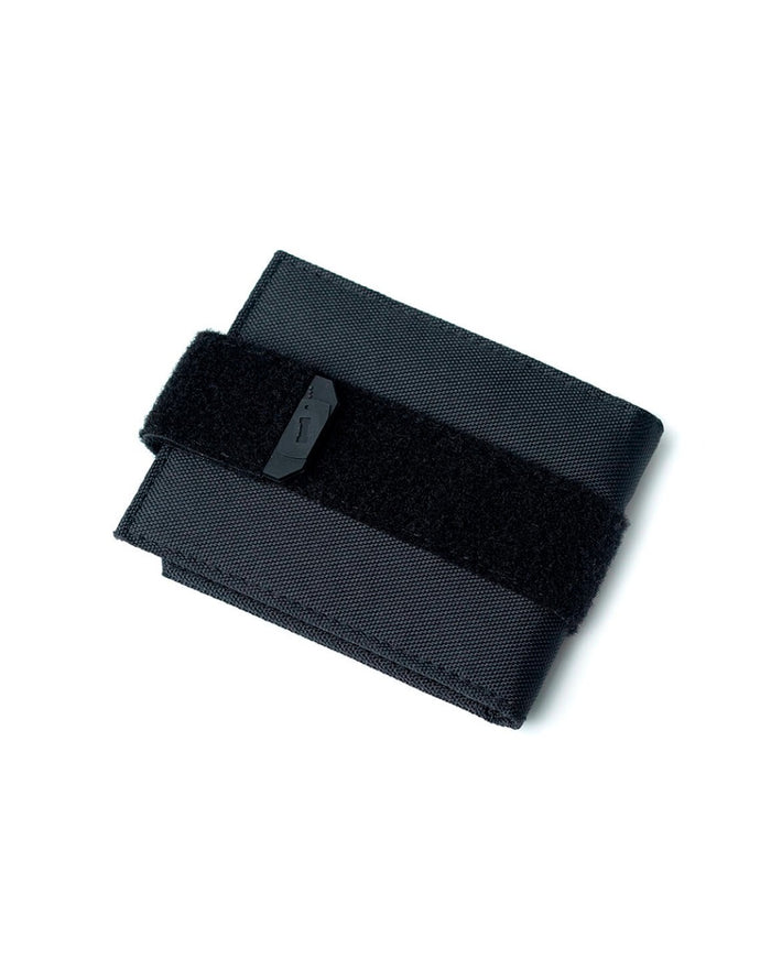 CARTEIRA INVICTUS APACHE PRETO